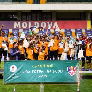 Au fost desemnate câștigătoarele turneului Liga "Fotbal în școli". La competiție au participat 36 de echipe de la 21 de instituții de învățământ (video)