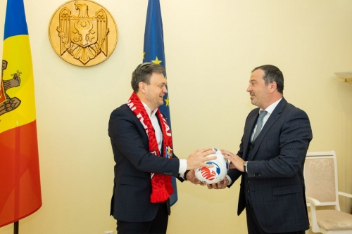Dezvoltarea fotbalului moldovenesc și investițiile în infrastructura sportivă, discutată la întrevederea prim-ministrului Dorin Recean cu conducerea Federației Moldovenești de Fotbal