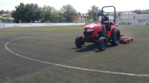 Эксперты FMF провели работы по восстановлению синтетического газона на городском стадионе в Чадыр-Лунге