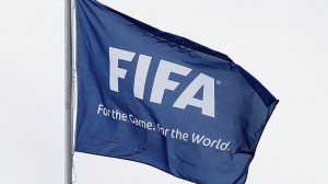 FIFA попросила футболистов согласиться на временное урезание зарплаты