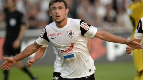 Campioana României a vrut să-l transfere în anul 2009 pe Artur Ionița, dar el a preferat clubul Aarau din Elveția