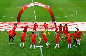 Игроки "РБ Зальцбург" отпраздновали победу в Кубке Австрии, соблюдая социальную дистанцию (видео)
