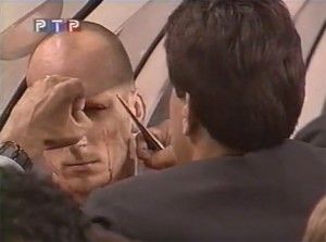 Ретро. Япу Стаму зашивали бровь прямо у поля на Евро-2000. У врача тряслись руки, а голландец не дрогнул (видео)