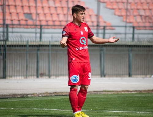 Victor Stînă a debutat pentru în Superliga Greciei