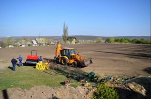 Специалисты FMF засеяли газон будущего стадиона в Тогатине (фото)