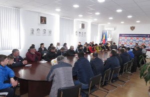 Părinții jucătorilor naționalei Moldovei U-17 au participat la o ședință comună cu staff-ul tehnic și conducerea FMF (video)