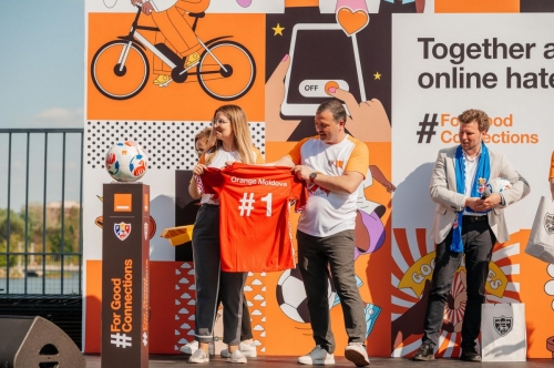 Stadionul din Parcul La Izvor a fost redenumit în Orange Arena. Compania din nou a devenit partenerul FMF